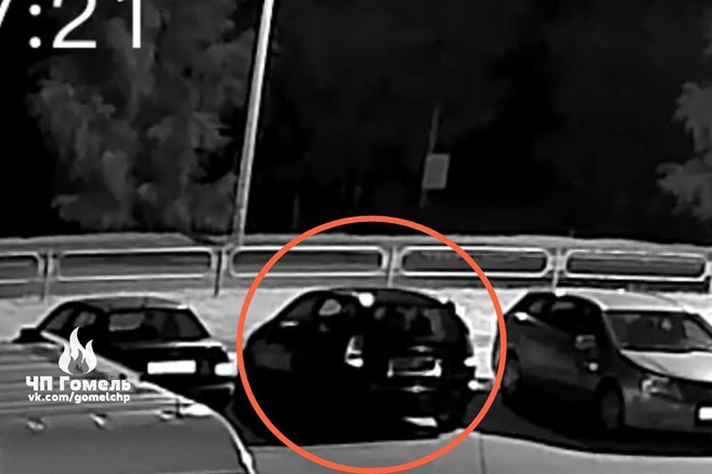 Пьяный водитель на скорости 157 км/ч насмерть сбил велосипедиста и поджег свое авто