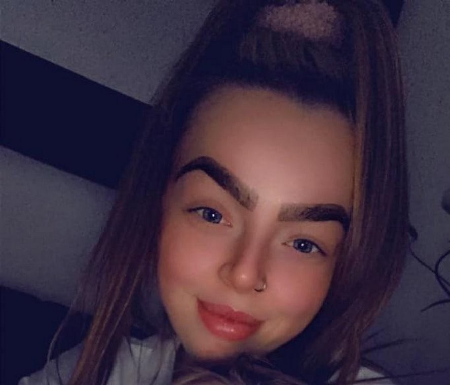 Ох уж эти брови. Фото девушек, которые чрезмерно увлеклись современными трендами