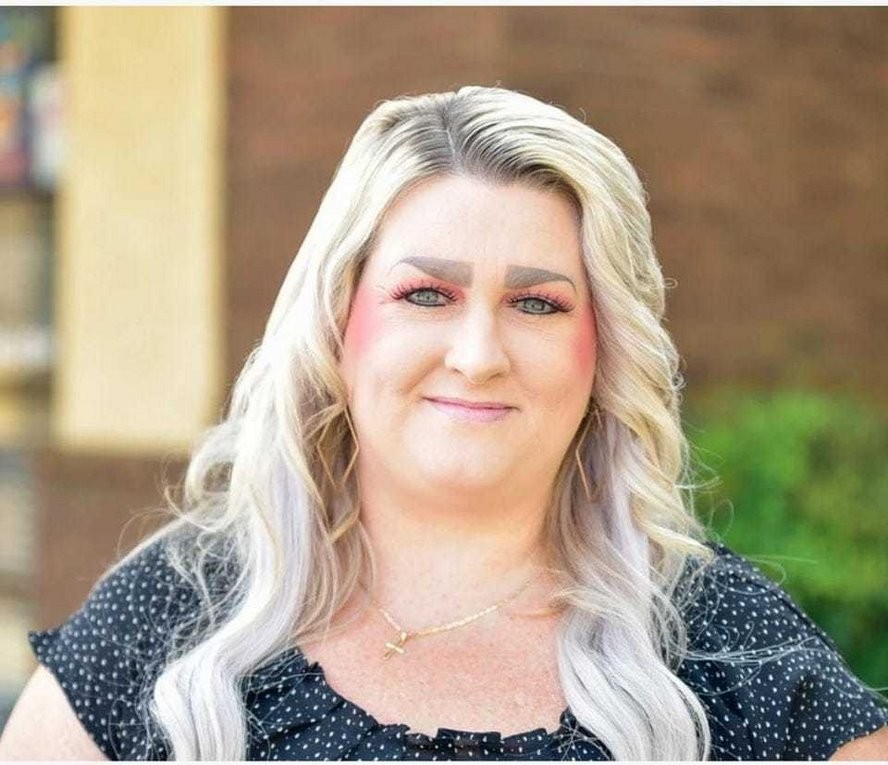 Ох уж эти брови. Фото девушек, которые чрезмерно увлеклись современными трендами