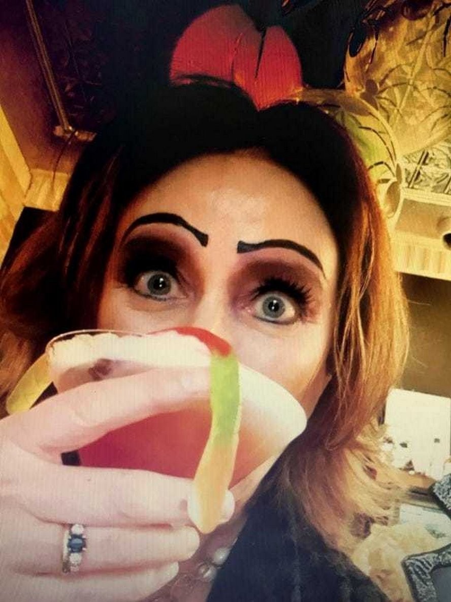 Ох уж эти брови. Фото девушек, которые чрезмерно увлеклись современными трендами