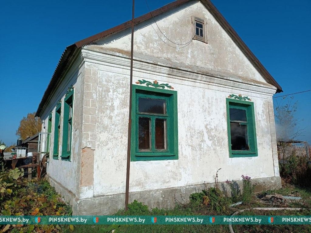 При пожаре дома в Пинском районе погибла женщина
