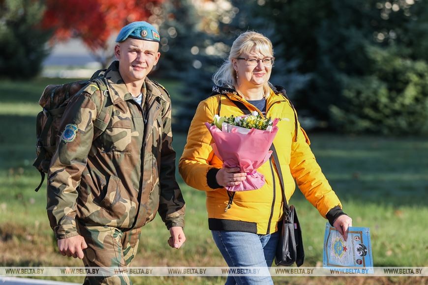 В Бресте поздравили матерей военнослужащих 38-й десантно-штурмовой бригады