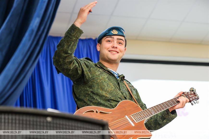 В Бресте поздравили матерей военнослужащих 38-й десантно-штурмовой бригады