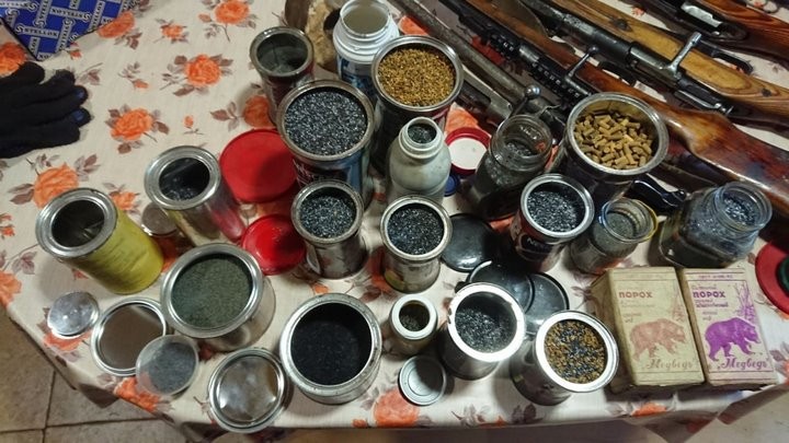 Житель Брестской области хранил дома целый склад оружия и боеприпасов