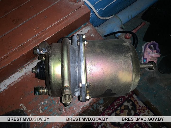 Водитель агропредприятия в Пружанах попался на краже запчастей