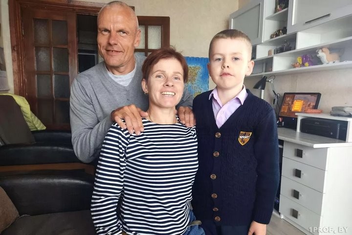 Как живут супруги Бахур из Ивацевичей, у которых 7 лет назад из-за инвалидности хотели отнять ребенка