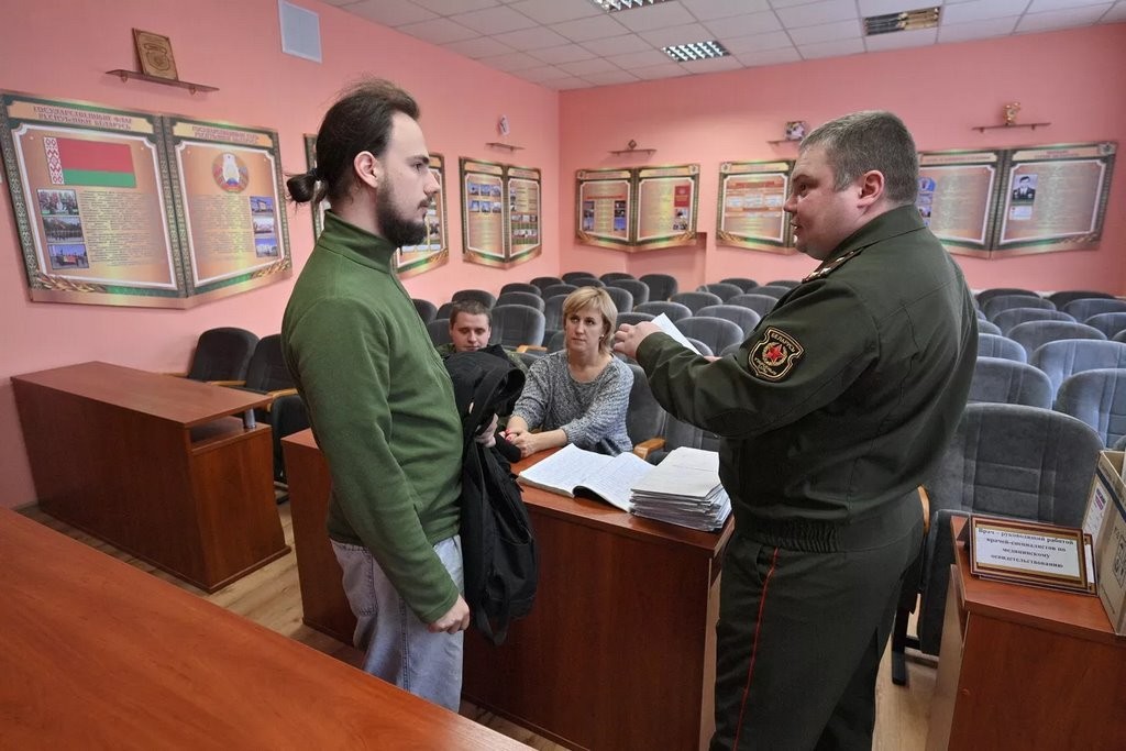 Как проходит призыв в военкоматах Беларуси