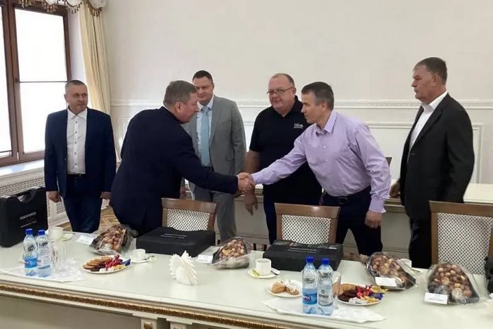 День отца отметили торжественным награждением многодетных пап в Брестском горисполкоме