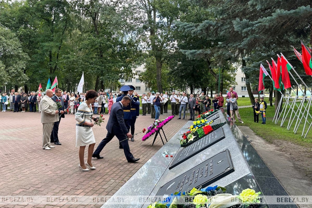 Жители и гости Белоозерска отмечают 65-летие города