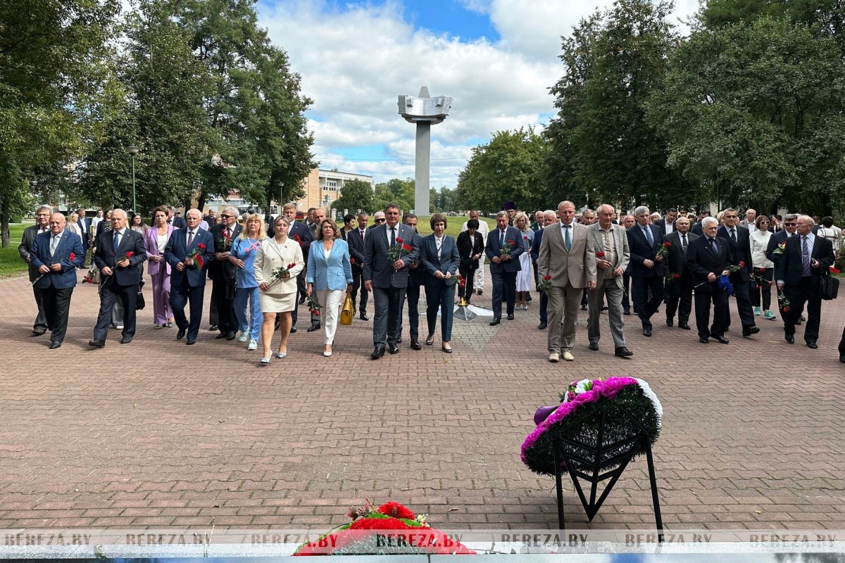 Жители и гости Белоозерска отмечают 65-летие города