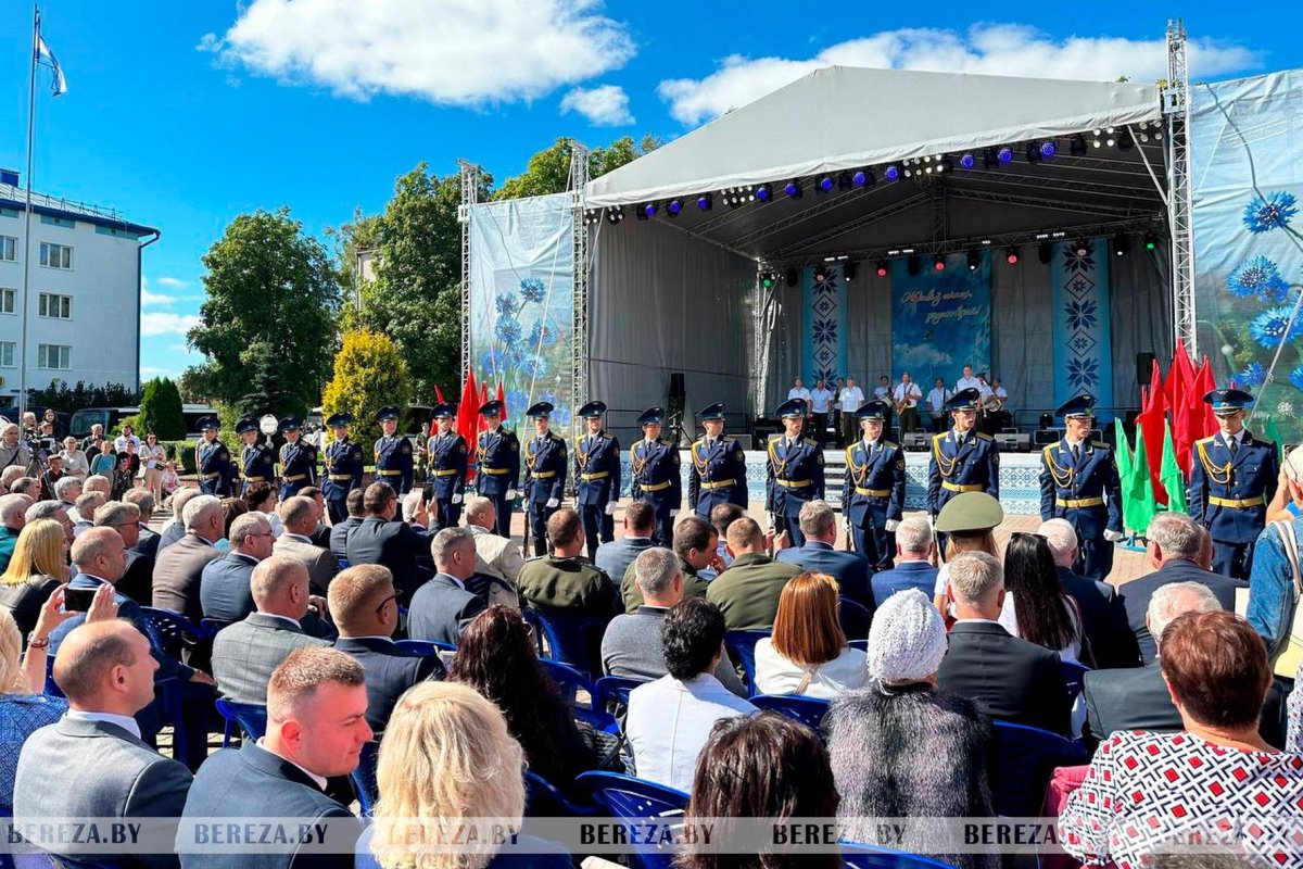 Жители и гости Белоозерска отмечают 65-летие города