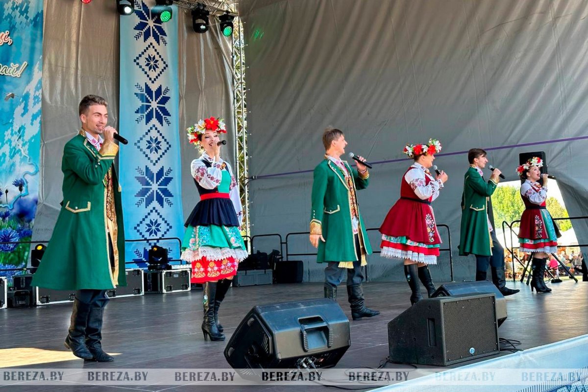 Жители и гости Белоозерска отмечают 65-летие города