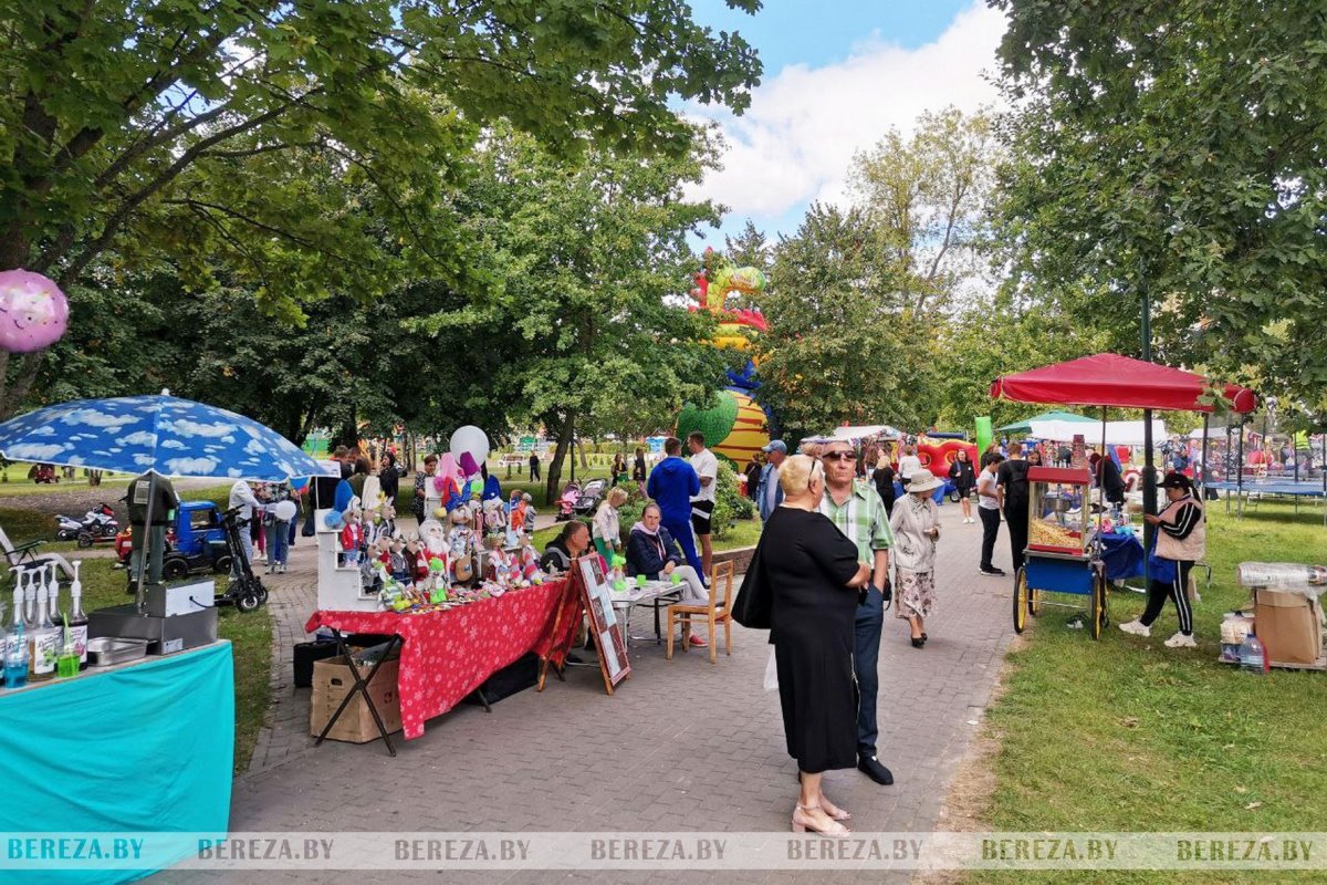 Жители и гости Белоозерска отмечают 65-летие города