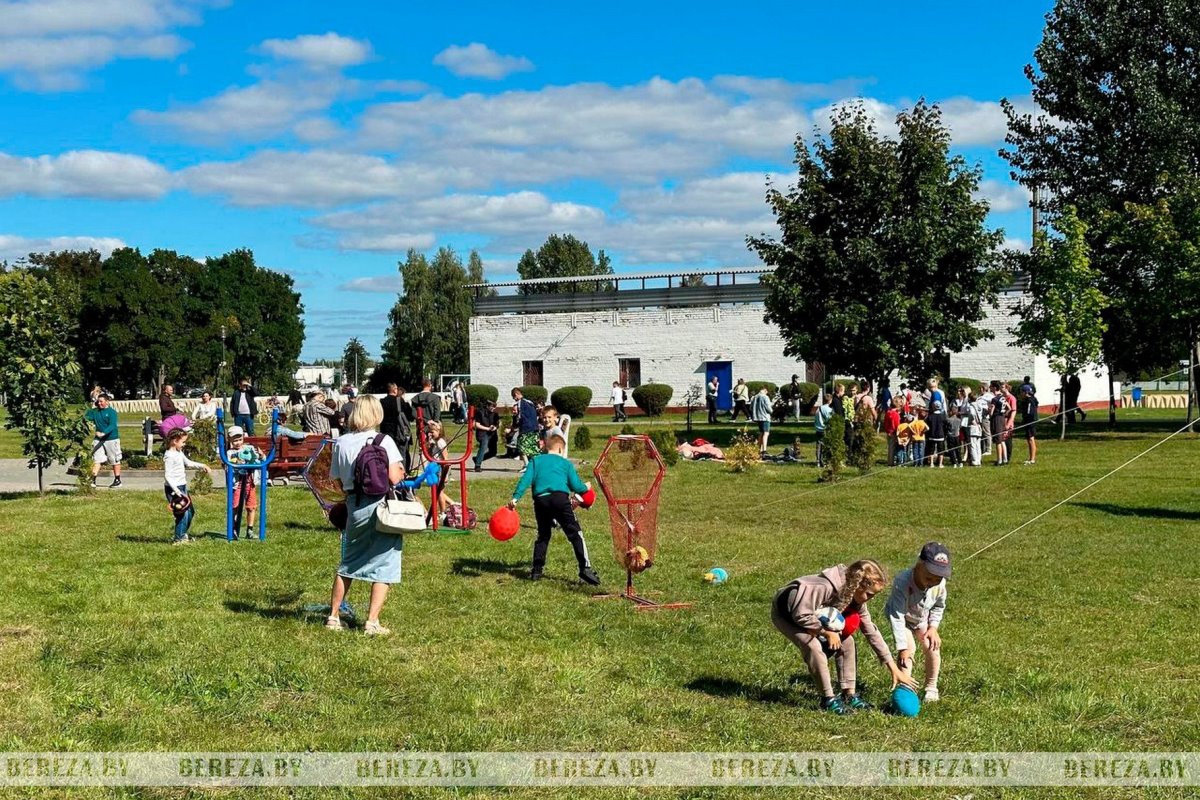 Жители и гости Белоозерска отмечают 65-летие города