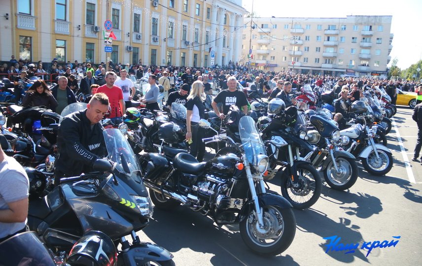 Более 800 байкеров! Мотосезон-2023 закрылся в Барановичах