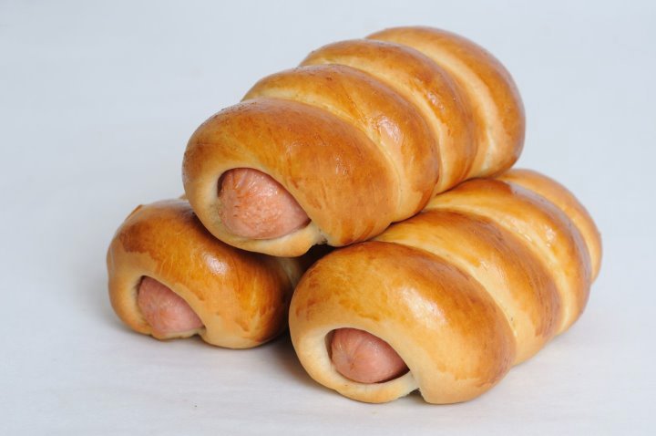 Просроченная сосиска в тесте стала предметом разбора в суде Брестской области