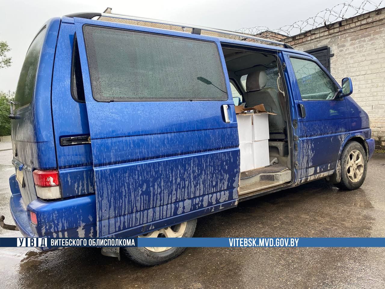 Белорус незаконно ввез из России 320 литров спирта и 200 литров водки