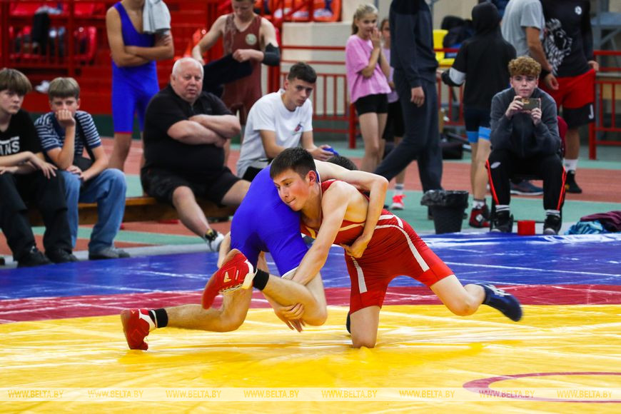 Более 100 юных борцов стали участниками отборочного этапа «Лиги храбрых» в Бресте