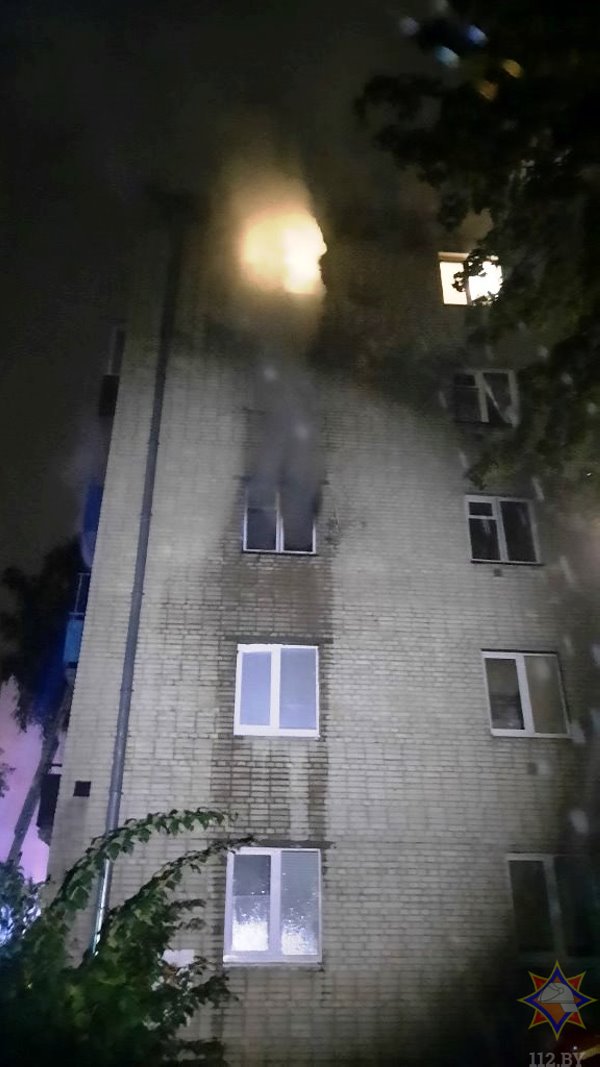 На пожаре в Брестской области спасли хозяина квартиры и эвакуировали людей
