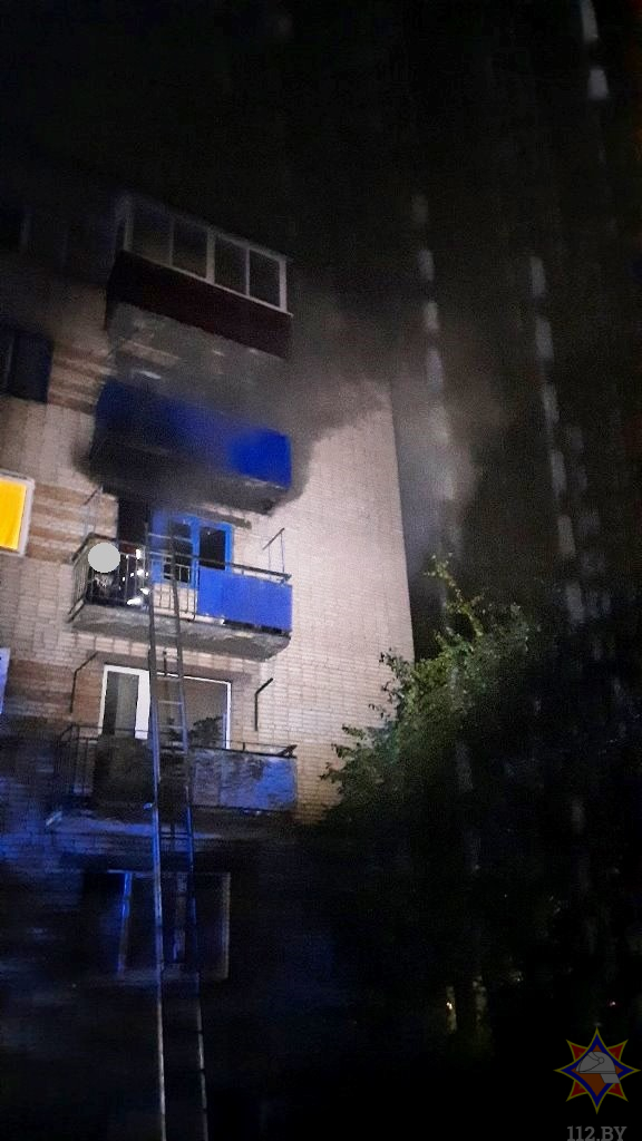 На пожаре в Брестской области спасли хозяина квартиры и эвакуировали людей