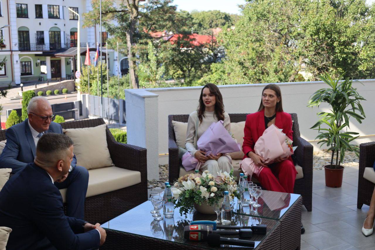 Заместитель председателя Брестского областного исполнительного комитета встретился с финалистками конкурса «Мисс Беларусь-2023»