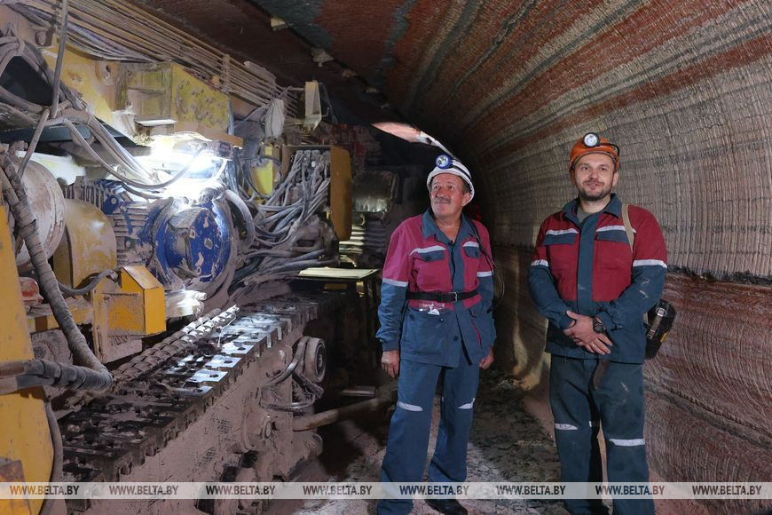 «На пенсии мне снится шахта». Узнали, каково это - проработать под землей 35 лет