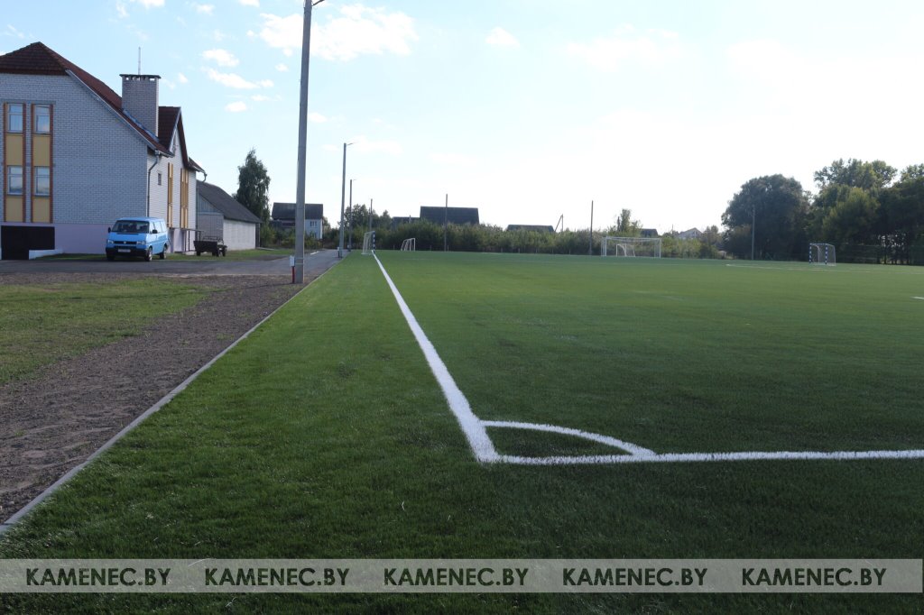 До и после. Предлагаем посмотреть на изменения Каменецкого стадиона «Колос» после обновления