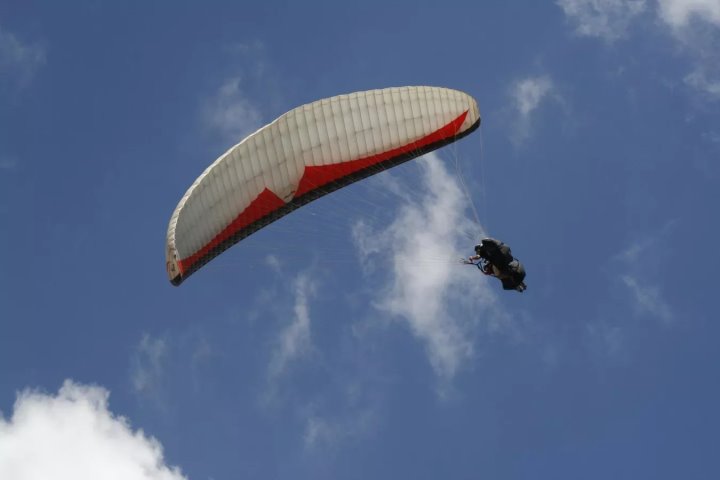 Белоруска погибла в Турции во время прыжка с парапланом – СМИ