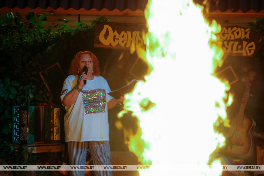 Туристов позвали послушать музыку осенней Беловежской пущи. Как это было