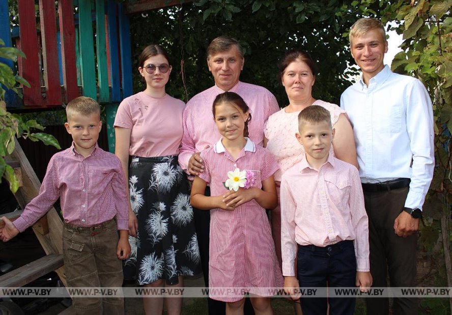 Жемчужную свадьбу отметили родители девятерых детей Ольга и Василий Попитич из Пинского района