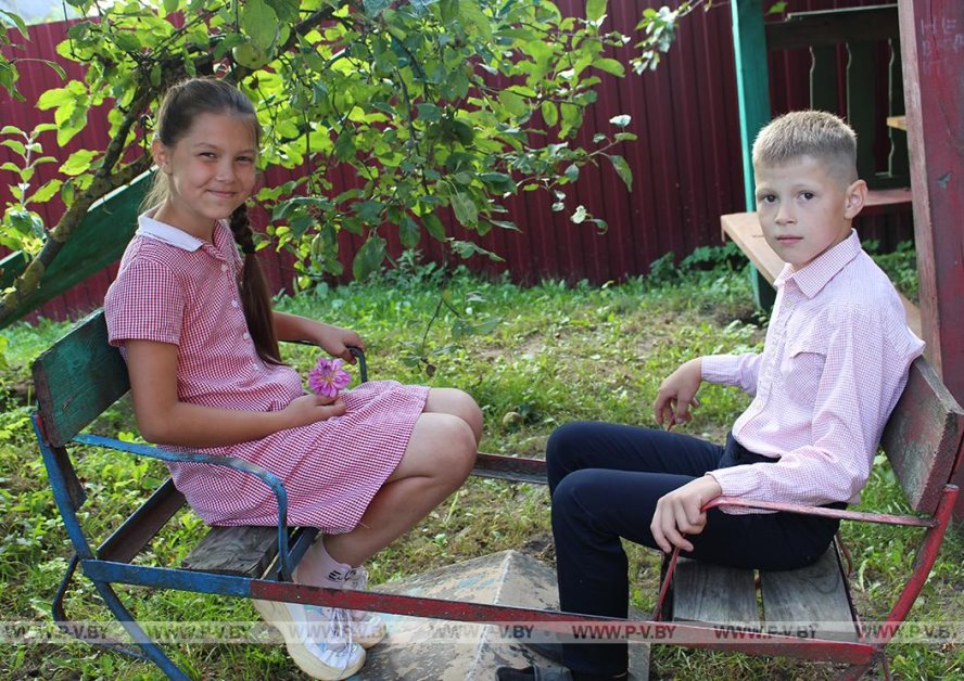 Жемчужную свадьбу отметили родители девятерых детей Ольга и Василий Попитич из Пинского района