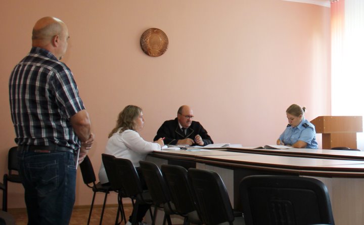 Сколько тракторист получил за слитую солярку?