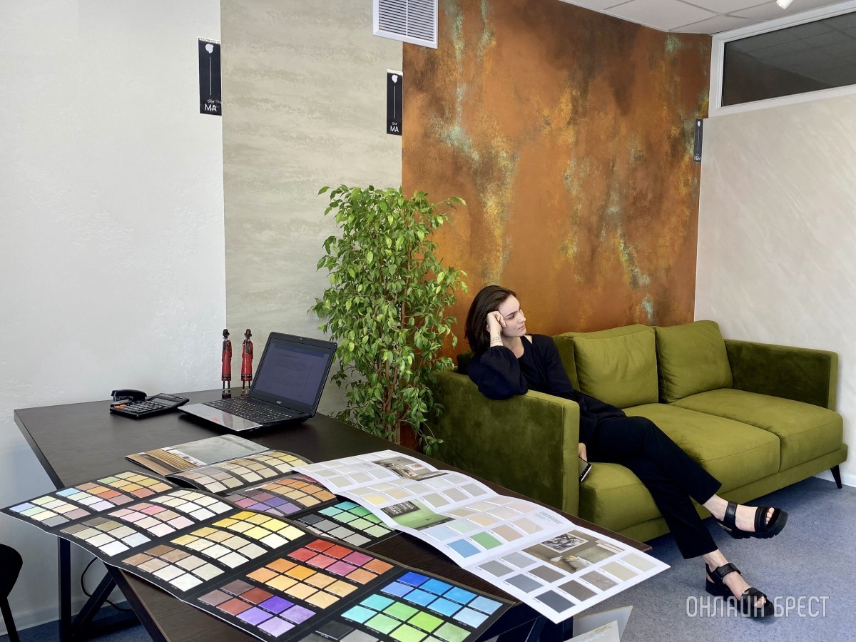 В Бресте прошел мастер-класс по нанесению итальянской декоративной штукатурки Giolli