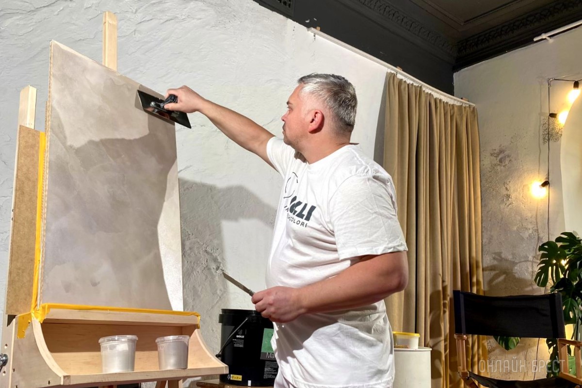 В Бресте прошел мастер-класс по нанесению итальянской декоративной штукатурки Giolli