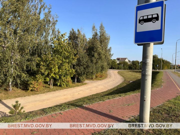 В Бресте мужчина сорвал с шеи пенсионерки золотую цепочку