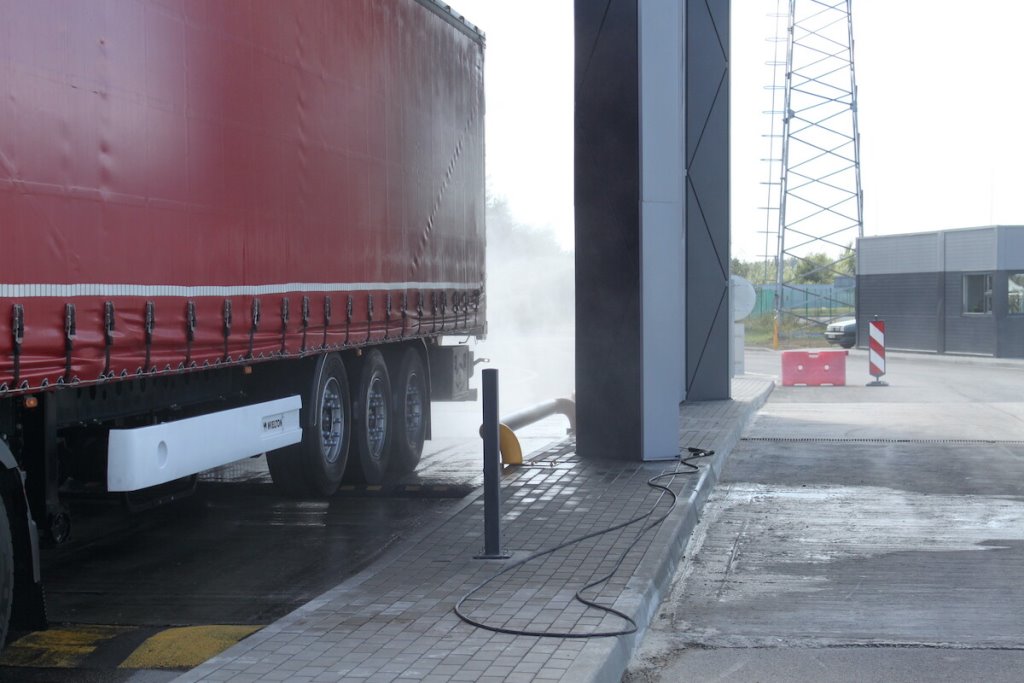 Дезинфекции транспорта на границе