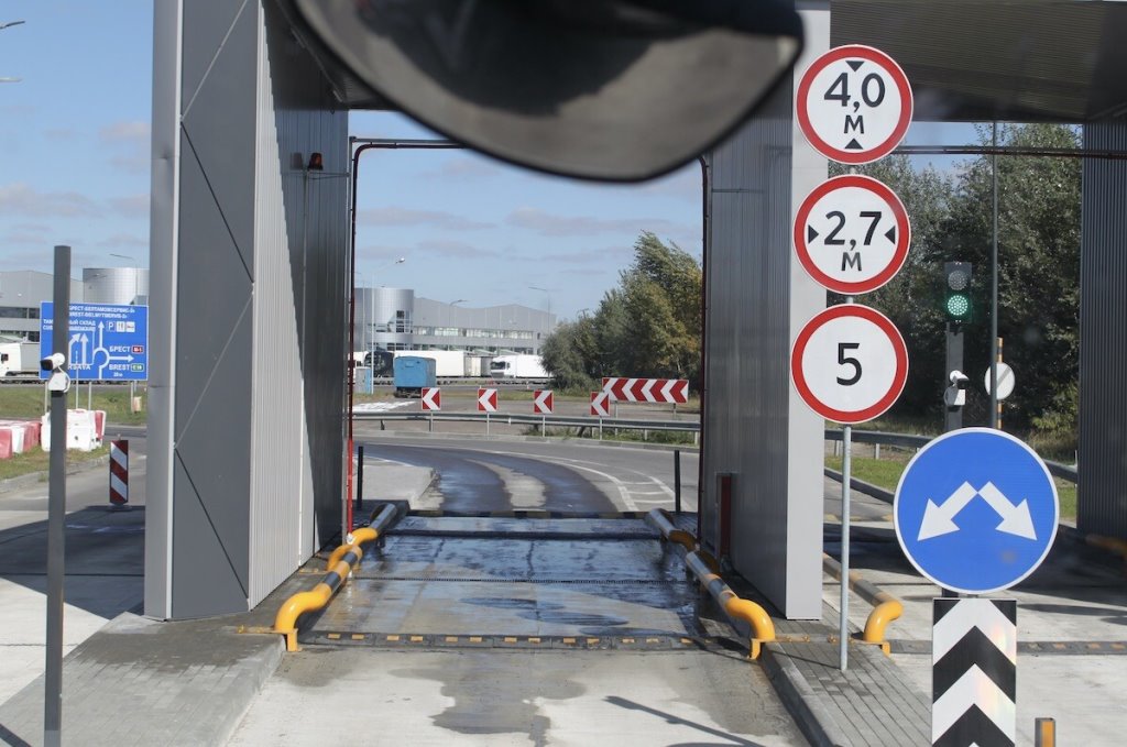 Дезинфекции транспорта на границе