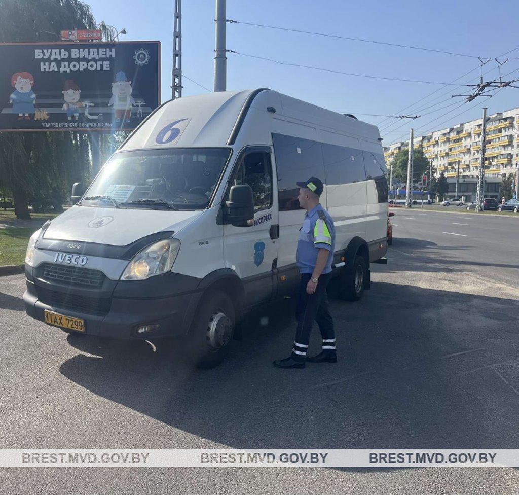 В Бресте сотрудники ГАИ останавливали маршрутки и такси