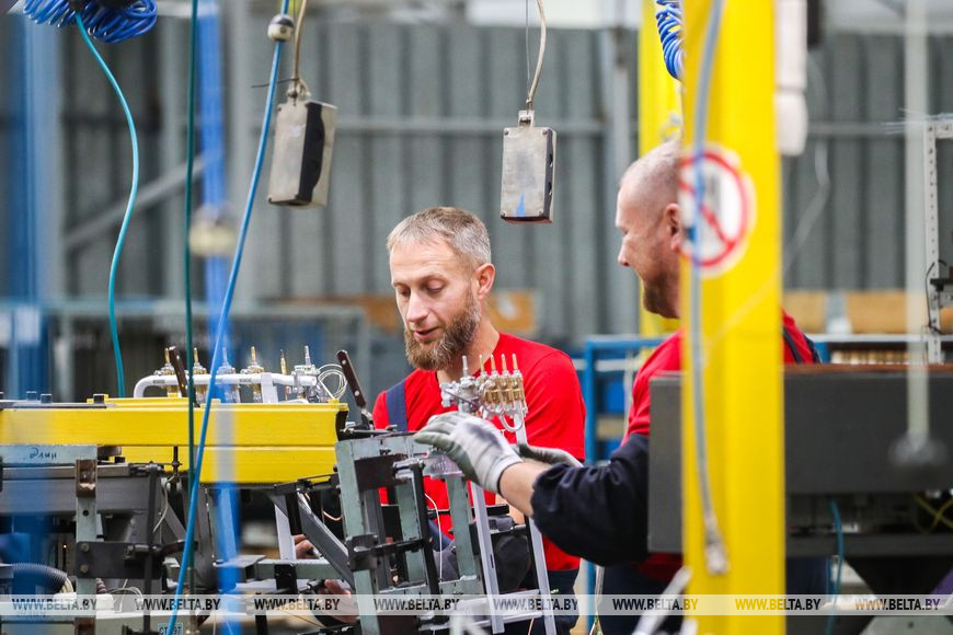 Губернатор Ульяновской области России посетил УП «Гефест-техника»