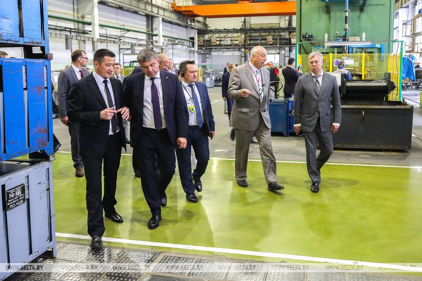 Губернатор Ульяновской области России посетил УП «Гефест-техника»