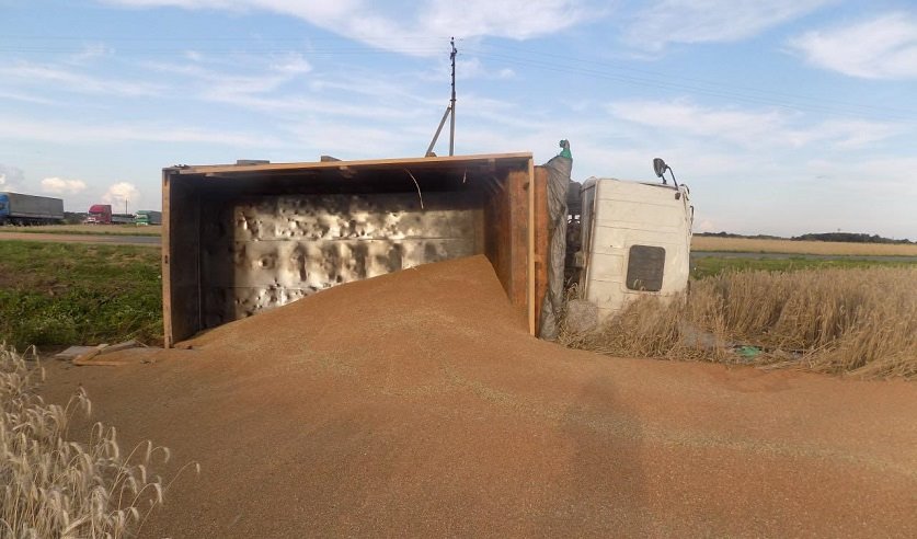 Грузовик столкнулся с легковушкой под Мстиславлем, погибли супруги. Появилось видео жуткого ДТП