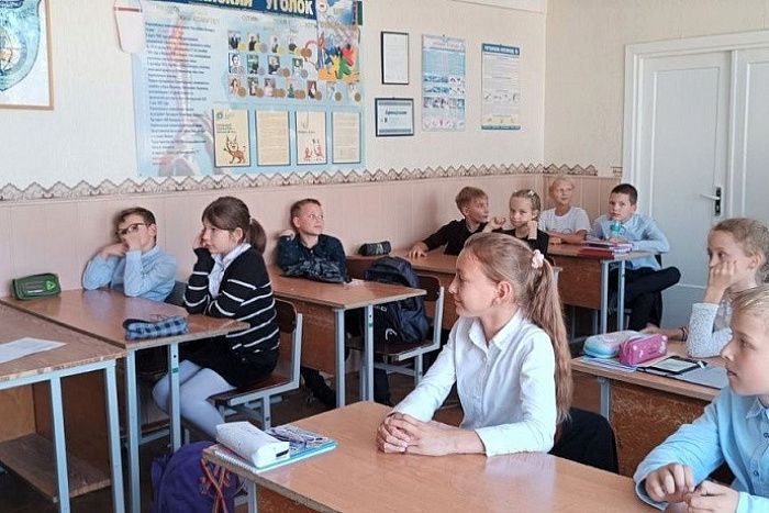 В средней школе деревни Тельмы с нового учебного года открылся профильный класс МЧС