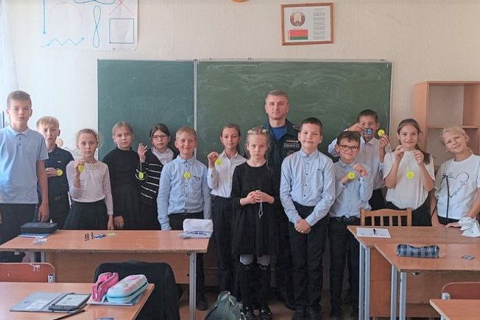 В средней школе деревни Тельмы с нового учебного года открылся профильный класс МЧС