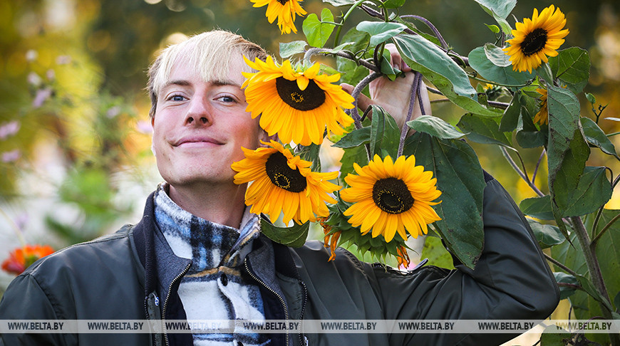 Как брестчанин к 21 году исполнил мечту о собственном парке цветов