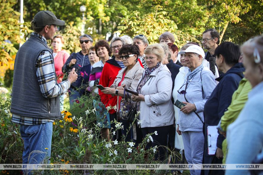 Как брестчанин к 21 году исполнил мечту о собственном парке цветов
