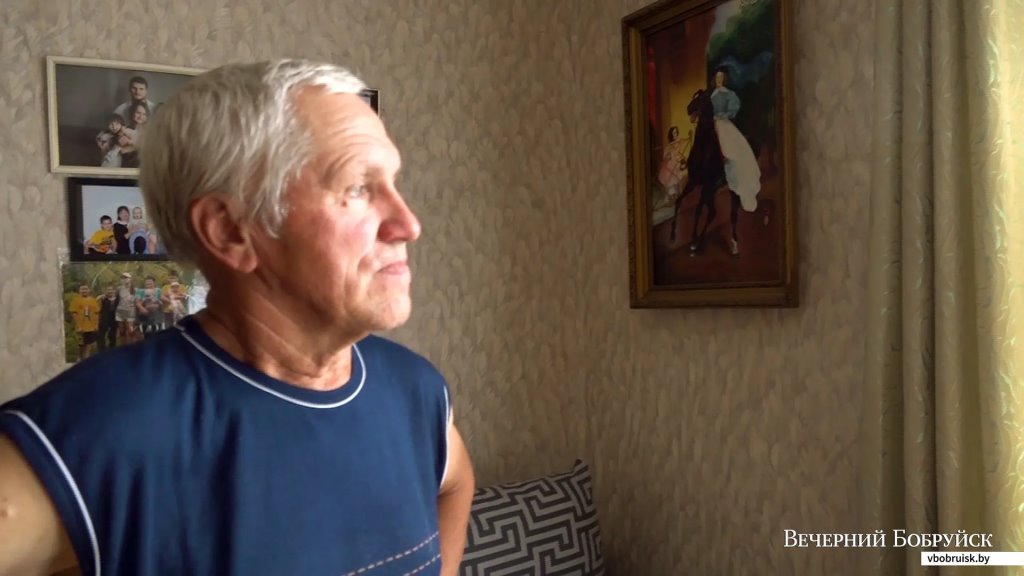 «Лисичек сдавали на 800 рублей, черники – на 1000, корзин продали на 3 тысячи». Как семья подрабатывает на дарах природы