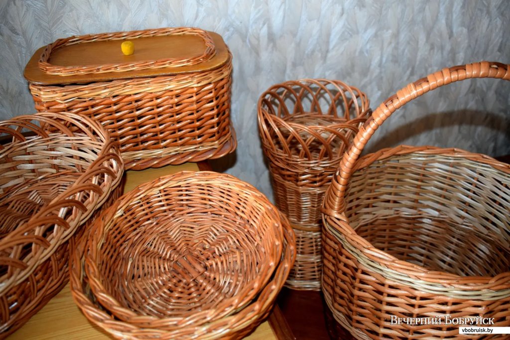 «Лисичек сдавали на 800 рублей, черники – на 1000, корзин продали на 3 тысячи». Как семья подрабатывает на дарах природы