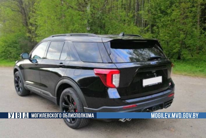 Мужчина отдал свой Ford в автосервис, а его в итоге угнали и повредили