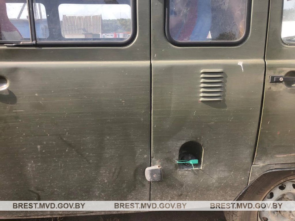 Работник сельхозпредприятия в Брестском районе совершил хищение более 750 литров бензина. Возбуждено уголовное дело