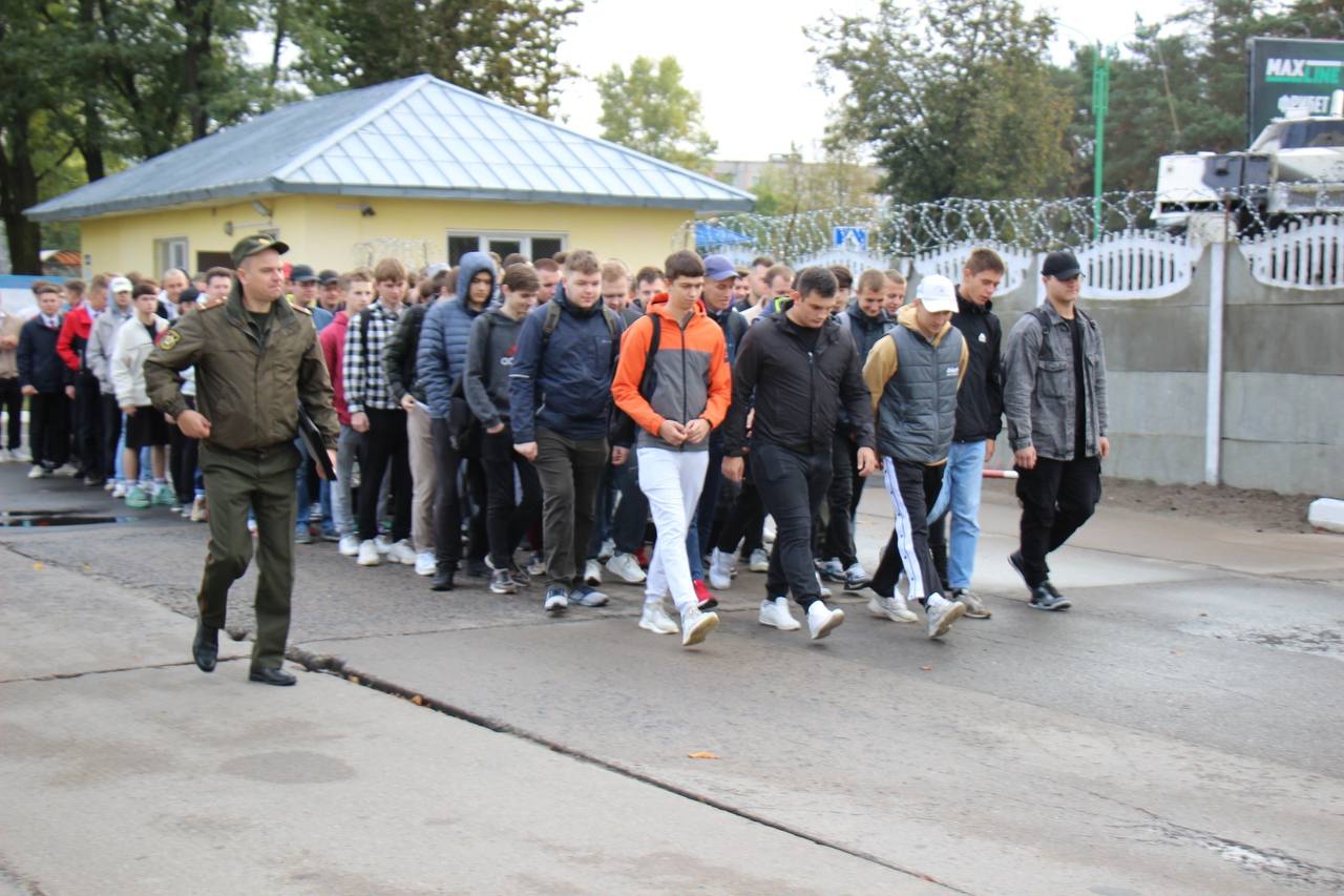 В Бресте в 38-ой отдельной гвардейской десантно-штурмовой бригаде прошел День призывника